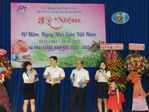 9-truong-cao-dang-hang-hai-ii-to-chuc-ki-niem-40-nam-ngay-nha-giao-viet-nam-va-le-khai-giang-nam-hoc-2022-2023
