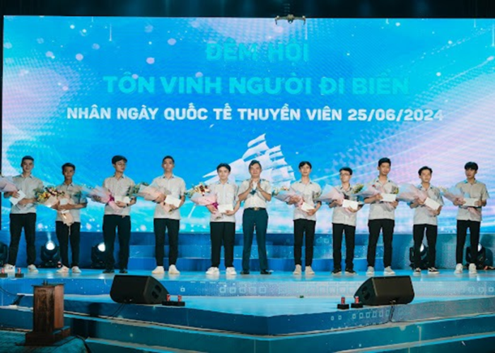 TB20240626104333-ton-vinh-nhung-nguoi-hung-tham-lang-ket-noi-the-gioi